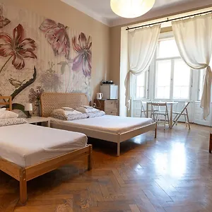 Hostel Trzy Kafki Private Krakau