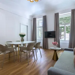 Encore Boutique By Dwellfort **** Prague