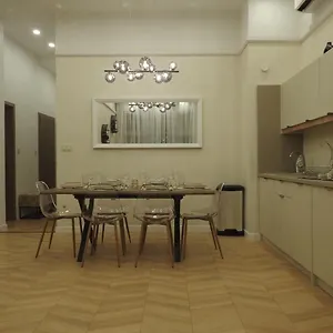 https://martons-dessewffy-apartments.inbudapesthotels.com