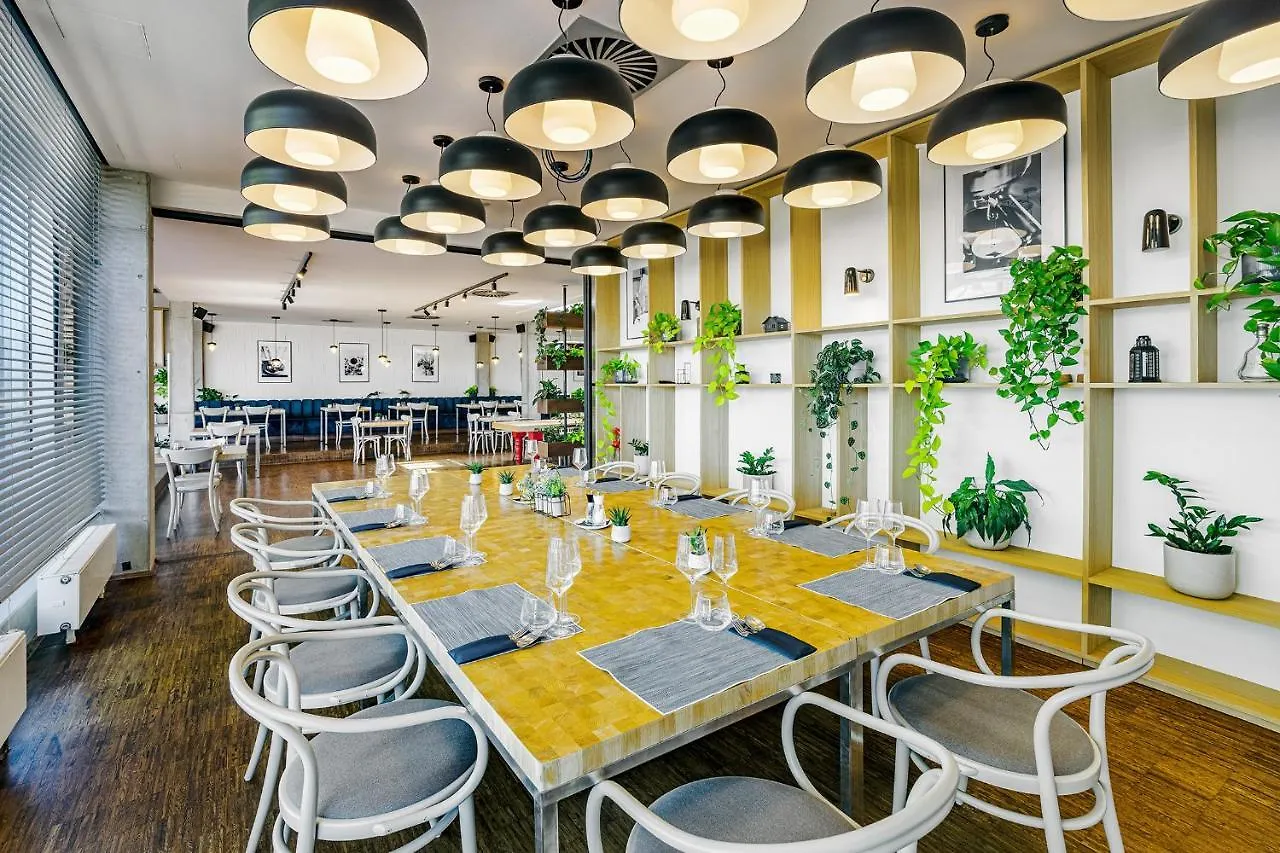 Blue Orange Resort براغ جمهورية التشيك