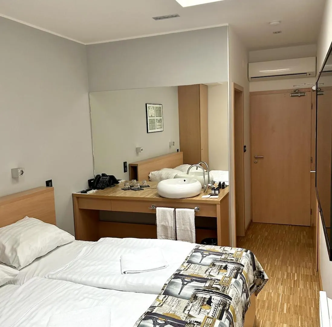 Hotel Blue Orange Resort Prague
