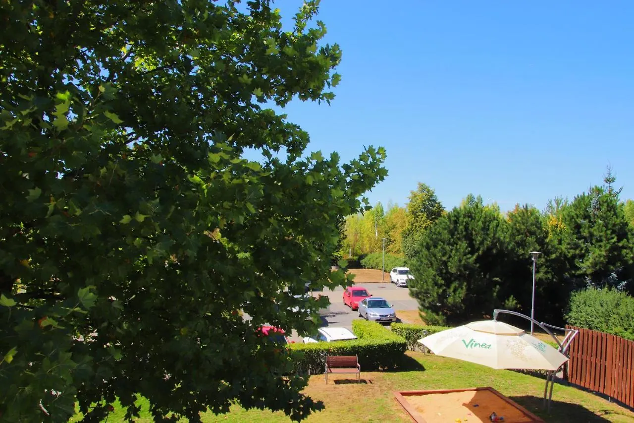 Blue Orange Resort براغ فندق