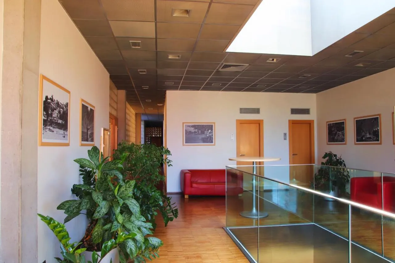 Blue Orange Resort Prag Hotell