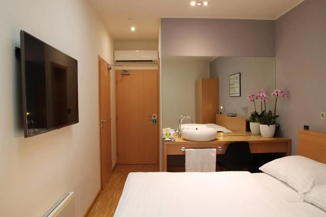 **** Hotell Blue Orange Resort Prag Tjeckien